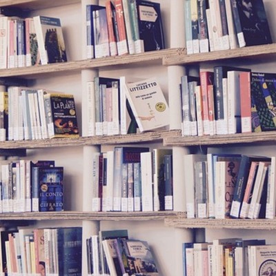 A collection of healing music to help you concentrate on reading Front Cover