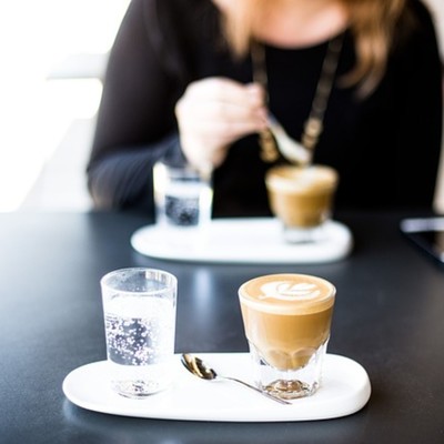 Soft toned music perfect for relaxing in a cafe Front Cover