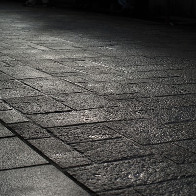 熱く流れるもののジャケット写真