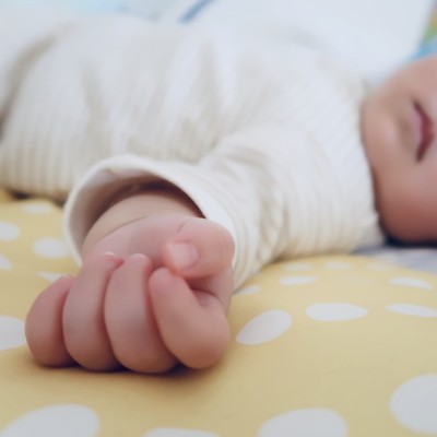 Brahms's Lullaby for baby naps and night sleep that Gradually slow down and become sleepy (Electric Piano Ver.) Front Cover