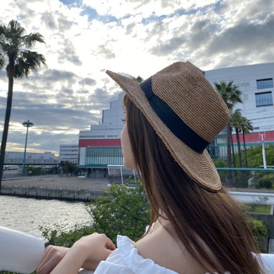 白いスニーカー (feat. Mana.)のジャケット写真