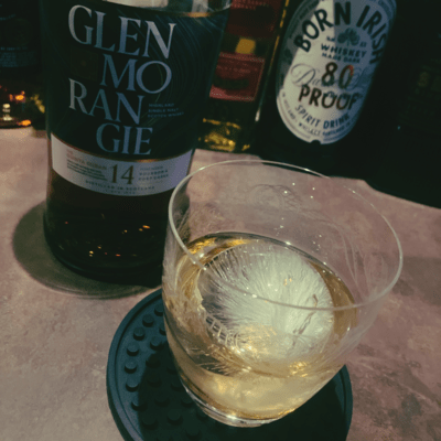 Don't look back in anger (Cover) Front Cover