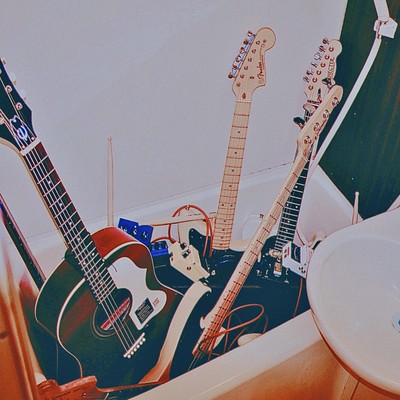 DON'T TRUST TEENAGER Front Cover