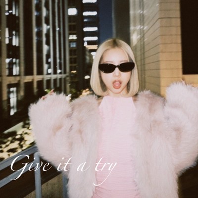 Give It a Tryのジャケット写真