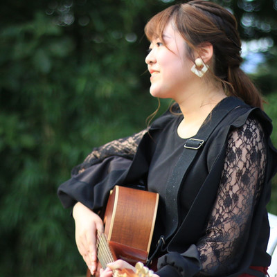 yasasiihito Front Cover