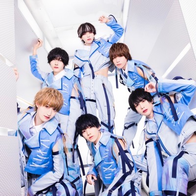 What is IDOL?のジャケット写真