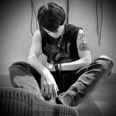 Struggle With Sxxt (feat. Dolens) Front Cover