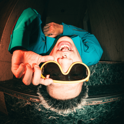 Wowのジャケット写真