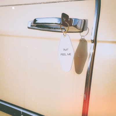 フィール・ミーのジャケット写真