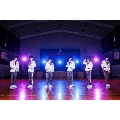 NEKOKABURIROBOTTO Front Cover