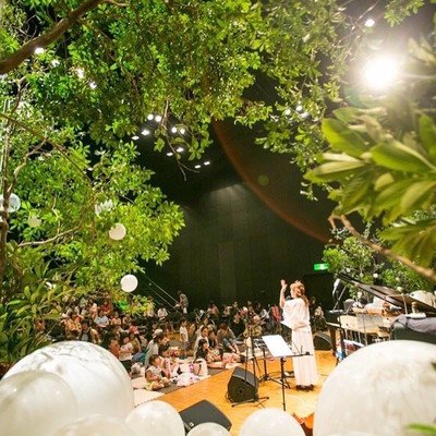 Under the spreading chestnuts tree Front Cover