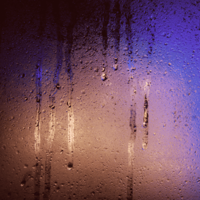 雨の日だけは君を思い出すのジャケット写真