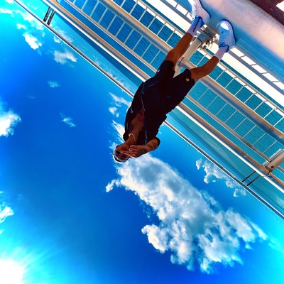 Living now Front Cover