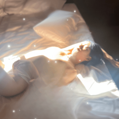 To the moon Front Cover