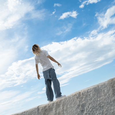 Shining (feat. Lien) Front Cover