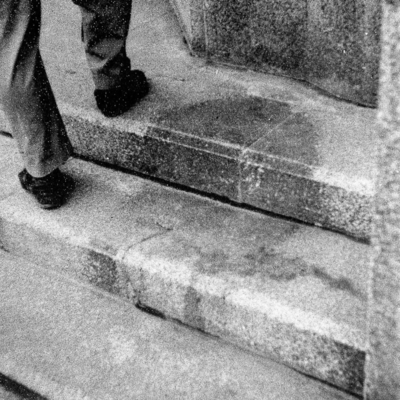 核に匹敵する優しさ、それと諦めのジャケット写真