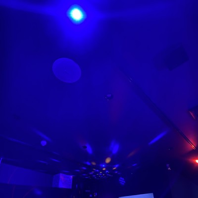 Holidayのジャケット写真