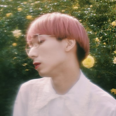 Earphones (feat. YUKKYUN) Front Cover