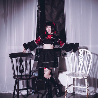 Wonderland Front Cover