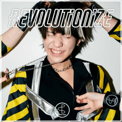 REVOLUTiONiZEのジャケット写真