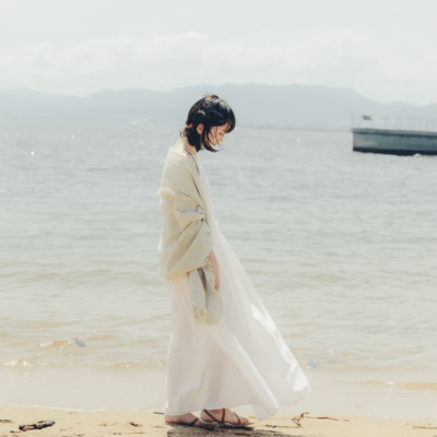 白に映してのジャケット写真