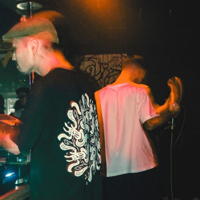 Shouldn't Do Itのジャケット写真