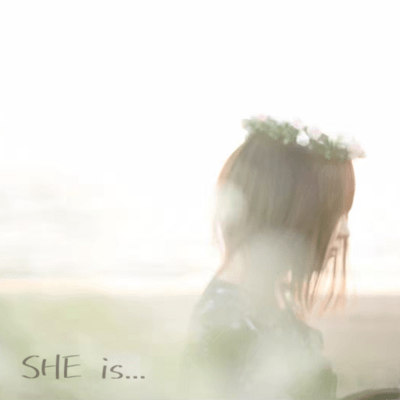 SHE is...のジャケット写真