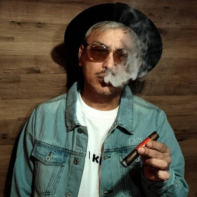 L.A.Z.Yのジャケット写真