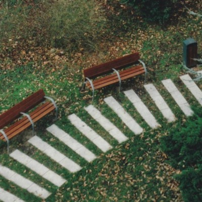 yura yura Front Cover