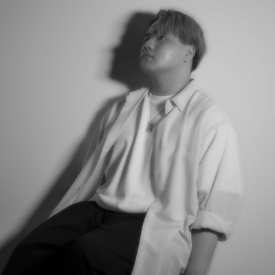 モノクロのジャケット写真