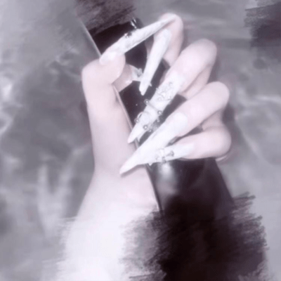 obsessed (feat. るあ)のジャケット写真