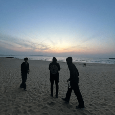 Weak me (feat. TA1GA) Front Cover