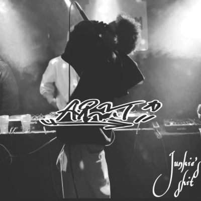 Junkie's shit Front Cover