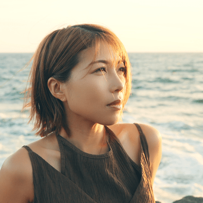 君は光りへ駆けていくのジャケット写真