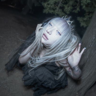 QUEENDOM Front Cover