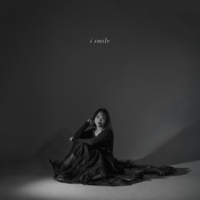 i smile Front Cover