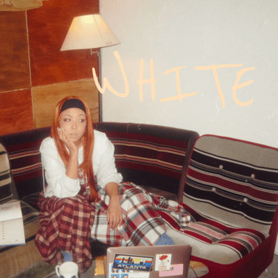 WHITEのジャケット写真