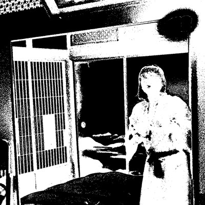 the dark creeps in from the doorwayのジャケット写真