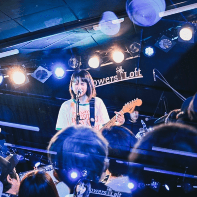 世界に泣き声響かせろのジャケット写真