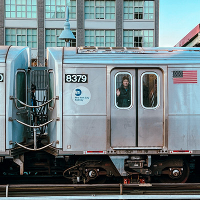 HELLO I'M ON THE TRAINのジャケット写真