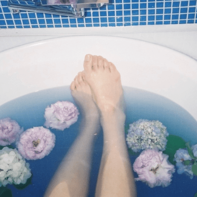 花びらは夜を彷徨ってのジャケット写真