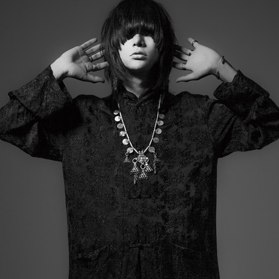 個人作品集1996-2013「デも / demo」初回盤Aのジャケット写真