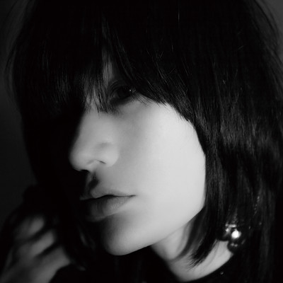 個人作品集1996-2013「デも / demo」初回盤Bのジャケット写真