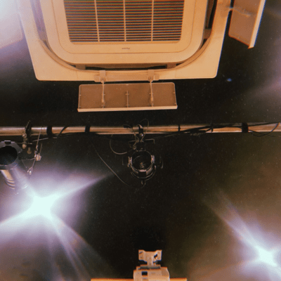 singer-songwriter Front Cover
