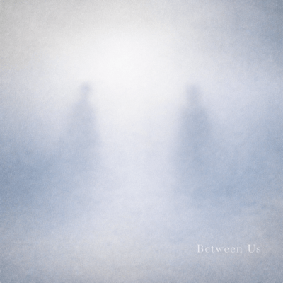 Between Usのジャケット写真