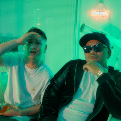 Life is... (feat. 籠獅)のジャケット写真