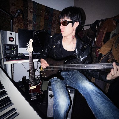 Lunatic highway radio Front Cover