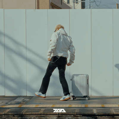 Dreamer girl Front Cover