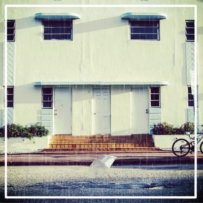 雨に晴る Front Cover